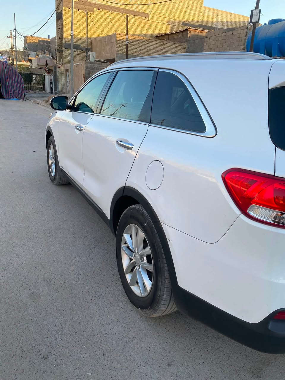 سلام عليكم كيه سورنتو لون صدفي موديل٢٠١٧ وارد امريكي اربعه سلندر نص فول قطعتين تبريد حادث بس جاملغ امامي مبدل سيارة خير من لله غير متواجد بالفيس بس ع رقمي واتساب او اتصال بغداد الاورفلي ***********
