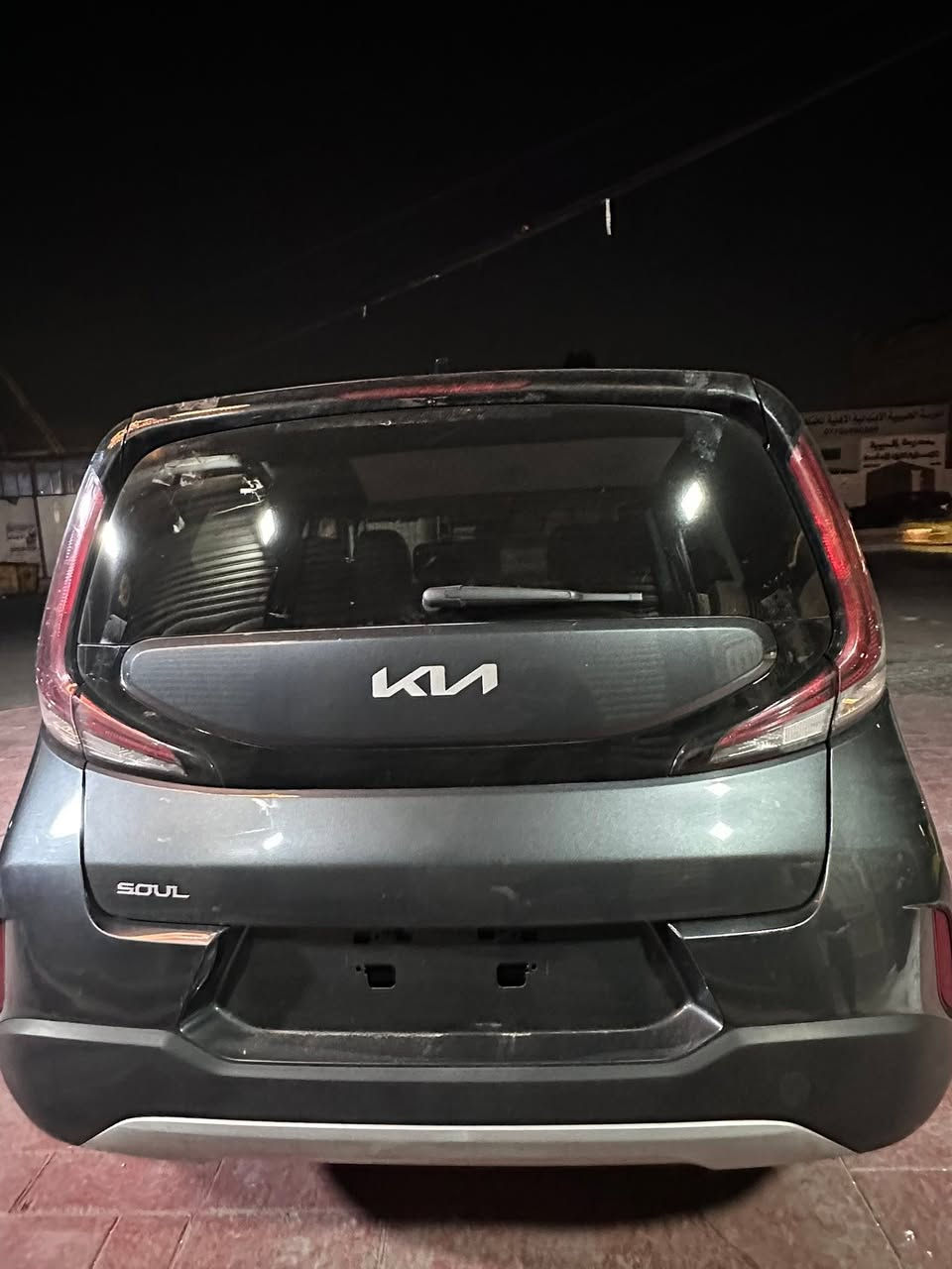 🚗 كيا صول LX موديل 2024 للبيع 🚗
 المحرك: 2000 دوش (اقتصادي وقوي جداً)
 الحالة: دخول جديد للعراق (بدون رقم - فحص مؤقت فقط)
ماشية 47 ألف 
 الحادث (مرفق): سطحي بسيط (دعامية وباب صندوق خلفي فقط)
✨ المواصفات والأنظمة:
 رادار أمامي + رادار خلفي
 أنظمة أمان متكاملة (الحفاظ على المسار وتنبيه الاصطدام)
 شاشة كبيرة.
 كاميرا خلفية دوارة 
 بصمة سويج.
📍 مكاني : بغداد - الحبيبية
📞 للتواصل: ***********
