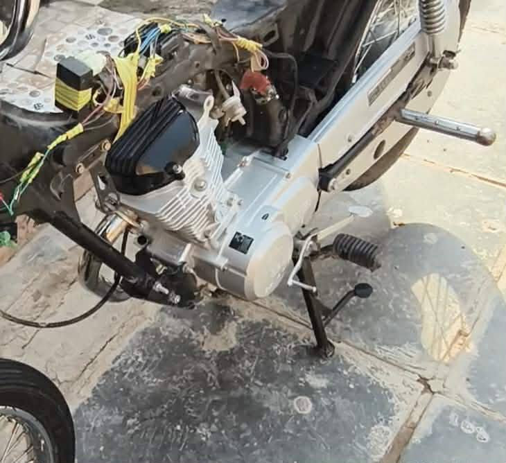 سلام عليكم شباب مكينه سيجي مديل 24 مفتوحه مبدل بستم ناصي ولفات 01 مراوس بشلامجه لو سيجي ام الحربه بس كون كفاله ونطي فرق حسب النضافه ولبيع 200 وبيه مجال


**إذا كنت صاحب هذا الإعلان وتريد حذفه لأي سبب، رجاءا أرسل رسالة إلى الدعم الفني**