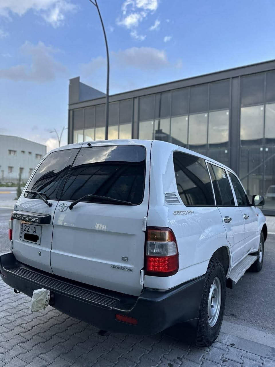 تۆیۆتا لاندكرۆزەر -مۆنیكا
مۆدێل ٢٠٠٣  دوو پارچەی بۆیاخە لەگەڵ كەمێك سارد 
مەكینە و گێڕ و  ئەكسل و دەبڵ ئەكسل و هەموو گیانی بە شەرت تاقمێك تایەی M/M ی بۆ بەستراوە  سەنەوی تا ٢٠٣٠ تازەیە، ئینتەرپوڵ و هەموو شتێكی بۆ كراوە بە شەرتی تەحویل و غەرامە بە ناوی خۆمەوەییە
ژمارەی خاوەنەكەی
 ***********      viber / whats app

ئـەگەر سەیارەکەت دەفرۆشیت نامە بنێرە با بلاوی کەینەوە لۆت
