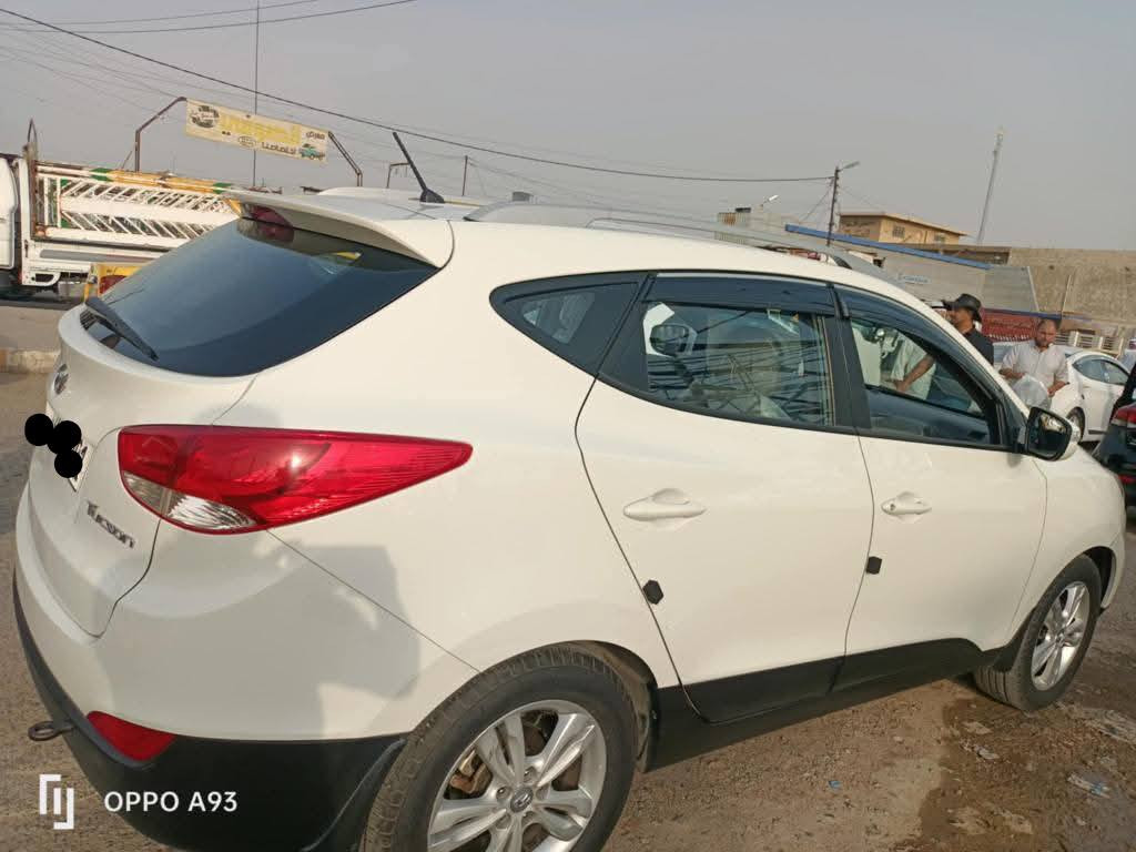 ✨✨توكسان للبيع موديل 2011 رقم اربيل سياره جديده بدون صبغ  ماشية 187 الف ✨✨محرك 20 دوش مامفتوحه السيارة بأسمي وبيها كوبون بانزين  ✨✨ السياره شاشه وكاميرا خلفيه واشاير بل مري ✨
مكان السياره : الموصل

السعر 152 ورقه 

‏‪***********‬‏
