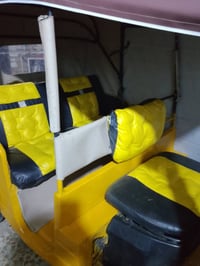 توك توك • ثلاث عجلات