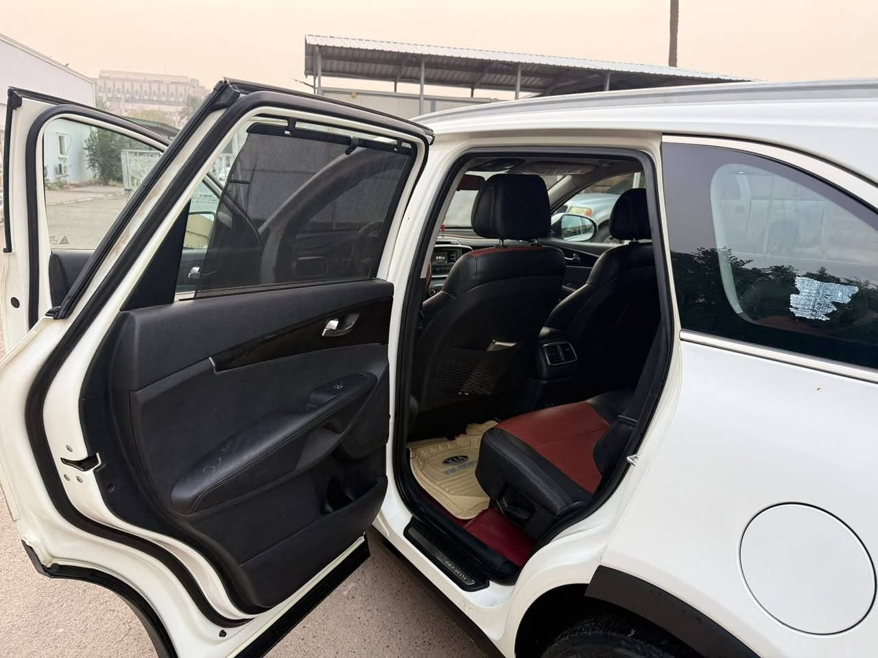 سورنتو خليجي ٢٠١٦ اللون ابيض ٦ سلندر ٧ راكب كشنات جلد بصمه مع بصمه أبواب جنطه كهرباء مرايه شفط واشارة بالمراية زراك لايت حساسات ماشية ١٥٢ الف بيها بارد بسيط هلال الجاملغ الخلفي الأيمن وتكحيل شفة البنيد موضحه بالصور والسونار السعر  220 وبيها مجال الاتصال على الرقم ***********
