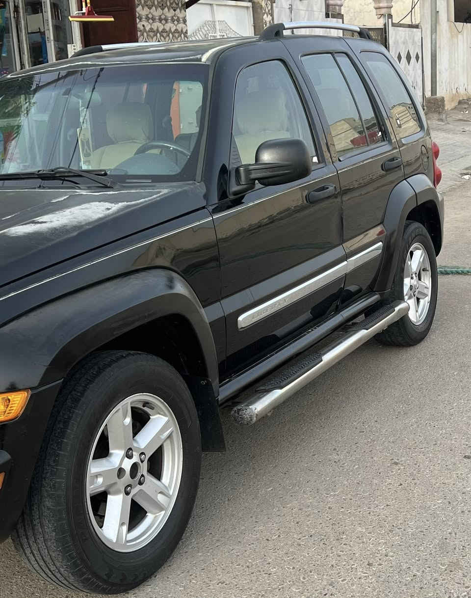 جيب لبرتي2007 للبيع
رقم بغداد سنويه 2027 مكفوله عدا البنيد مصبوغ ومجورد السعر70$ وبيها مجال المكان البصره القرنه ***********

