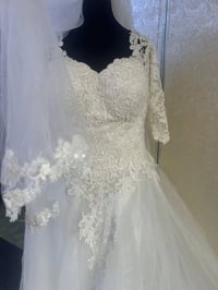 بدلة عرس • ملبوسة مره • نضيفه حيل