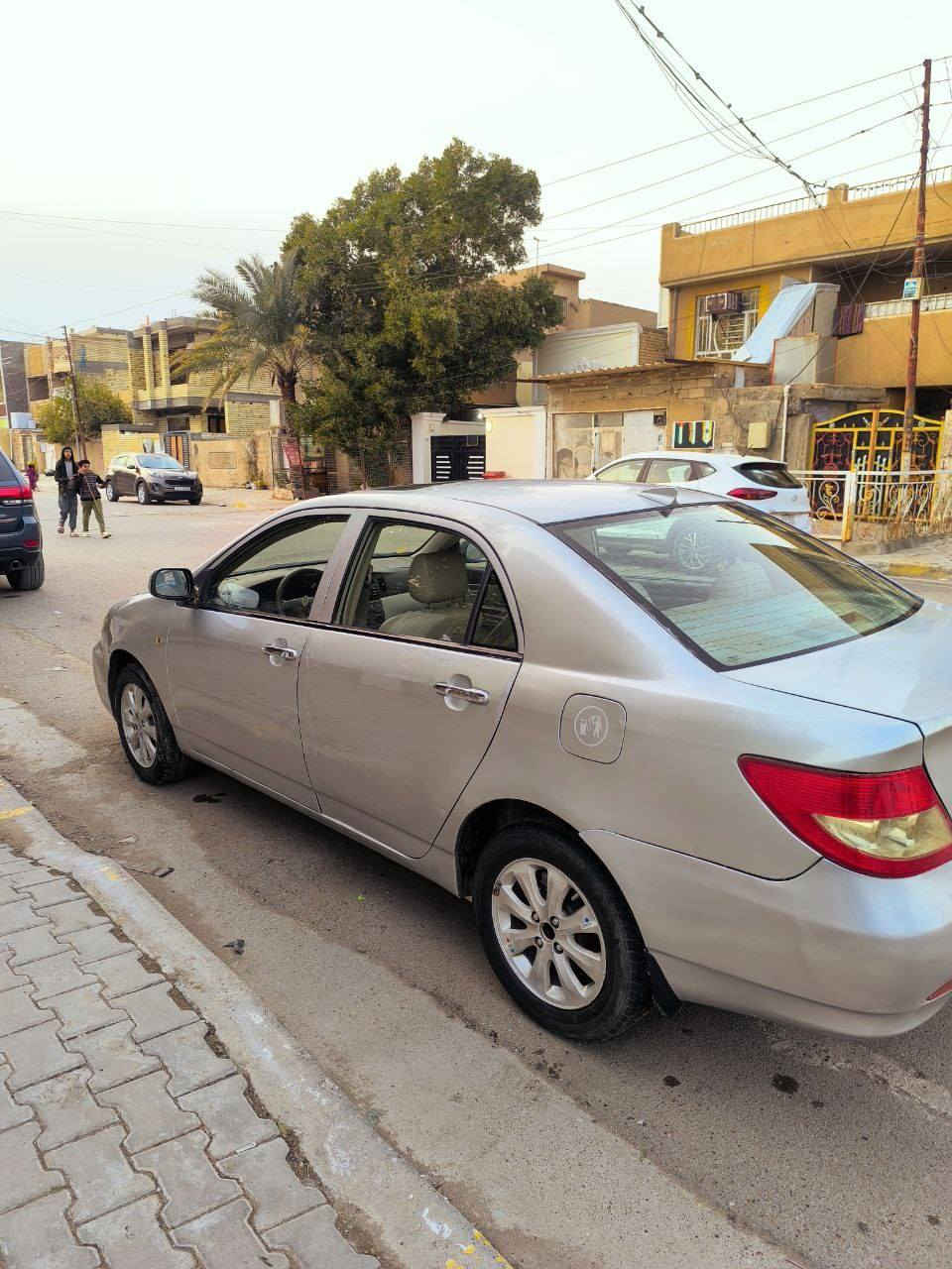 السلام عليكم بي وايدي f3 رقم بغداد بأسمي رقم دولي مديل 2013 كير عادي مكان سيارة بغداد مكينه لانسر هسه شادها جديدة تخم تاير وصدر امامي وخلفي كلة جديد سيارة خير من الله مابيها نقص اي شيء وكفاله عامة من جميع نواحي فقط جراد خفيف وصبغ لهلالات الخلفية  فقط ولباقي كله كفالة سعرها ٥٧ وبيها مجال الاتصال على هذا رقم *********** وغير متواجد عل فيس
