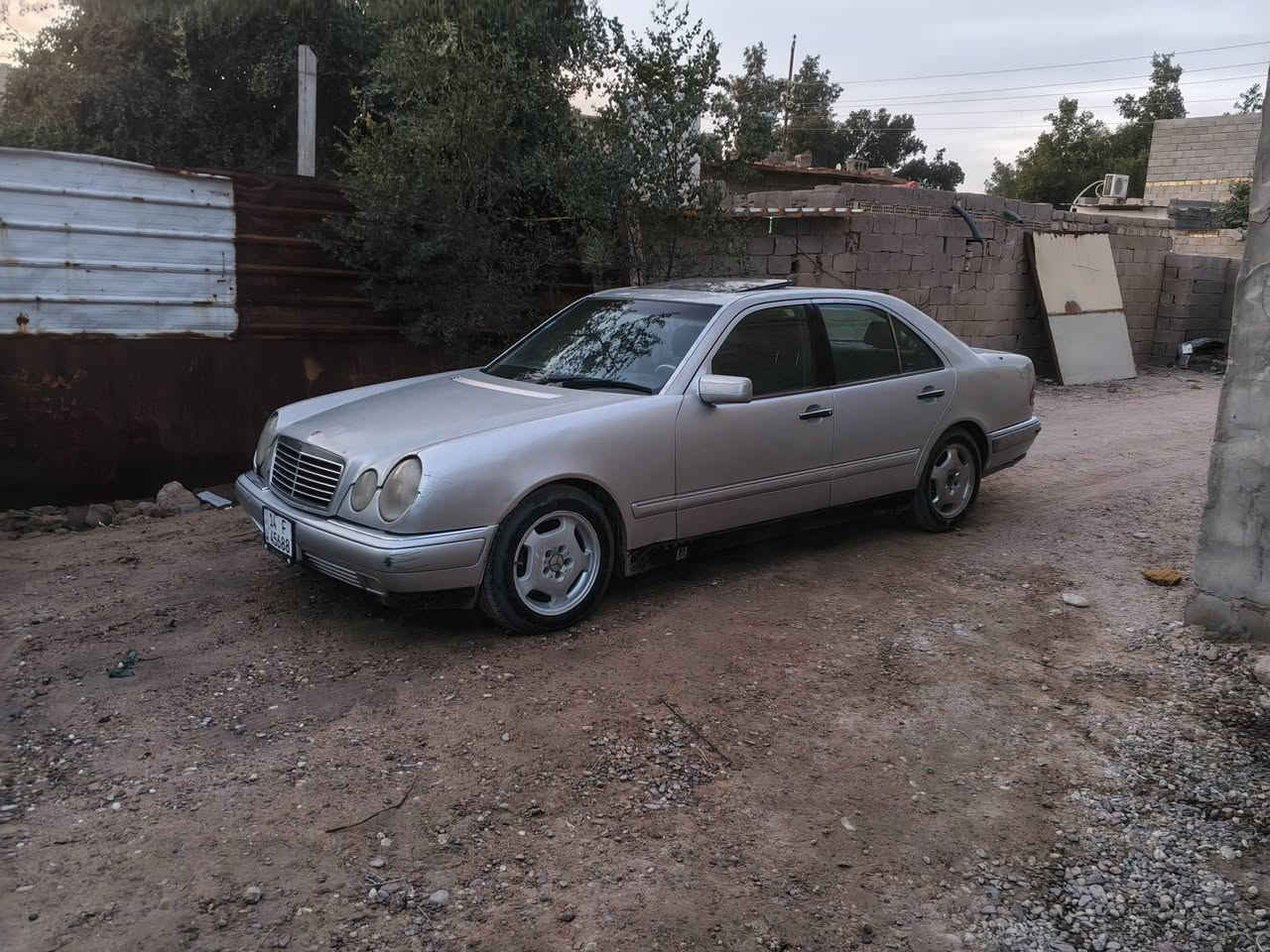 السلام عليكم مرسيدس ام عيون 98 بصره سنويه جديده محرك بلادV6 مكفول من الظربه والنقل 
***********
