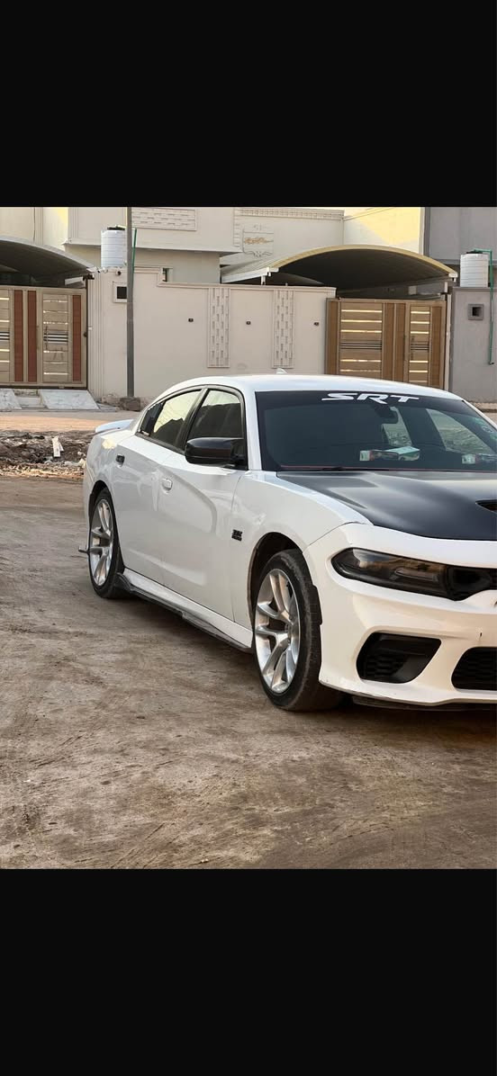 السلام عليكم: جارجر موديل 2019 للبيع 
رقم بغداد 
نوع السياره : RT فول ماعدا الفتحه 
صور الحادث بالمنشور
وعندي بيهة تقرير فحص 
—
المواصفات 
كشنات تدفئه وتبريد 
تدفئه وتبريد بالستيرن 
اوبشنات ومودات 
هيتر بالمرايه 
حساسات جانبيه 
حساسات خلفيه 
كاميرا خلفيه 
كشنات كهرباء 
وبعد بيها هواي مواصفات ماذكرهن
مكينه گير كفاله 
تبريد كفاله 
حداده حلوه 
السياره جاهزه مابيهة أي نقص ماعده كم ملاحظه بسيطه 
السعر : 165 وبيهة مجال 
مكاني البصره التنومه / 
رقم الهاتف / *********** البصرة, العراق
