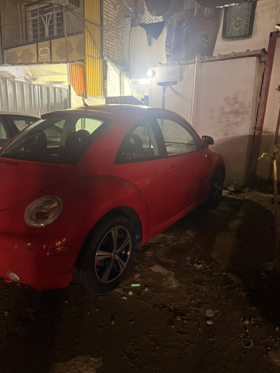 السلام عليكم
بيتل 2012للبيع رقم بغداد جديد

مكفوله من الضربه والصبغ 

كير مكينه جدد

سنويه لل2030

***********
