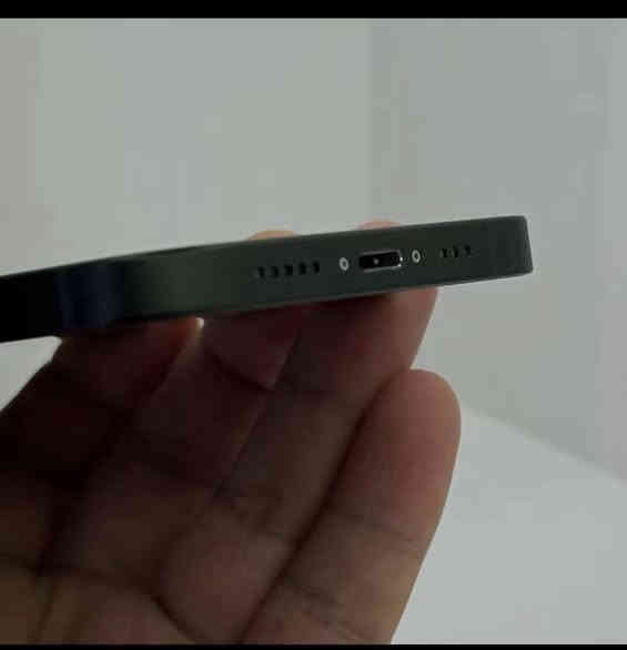 iPhone 13 عادي 
لونه مثل ماموضح ب الصورة 

🔴بطارية 85 بلادي

 🔴 ذاكرة 128 

🔴سيم كارت تك 

سعره 575 وبي مجال 

***********
