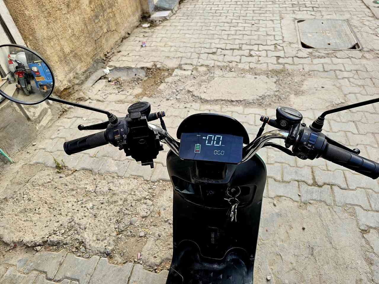 مرحبا،، دراجه شحن شركه الريان 
٤ بطاريات
بصمه تشغيل
سويج عدد ٢
دراجه كلشي مناقصهه السعر 350 بغداد الحرية
***********
