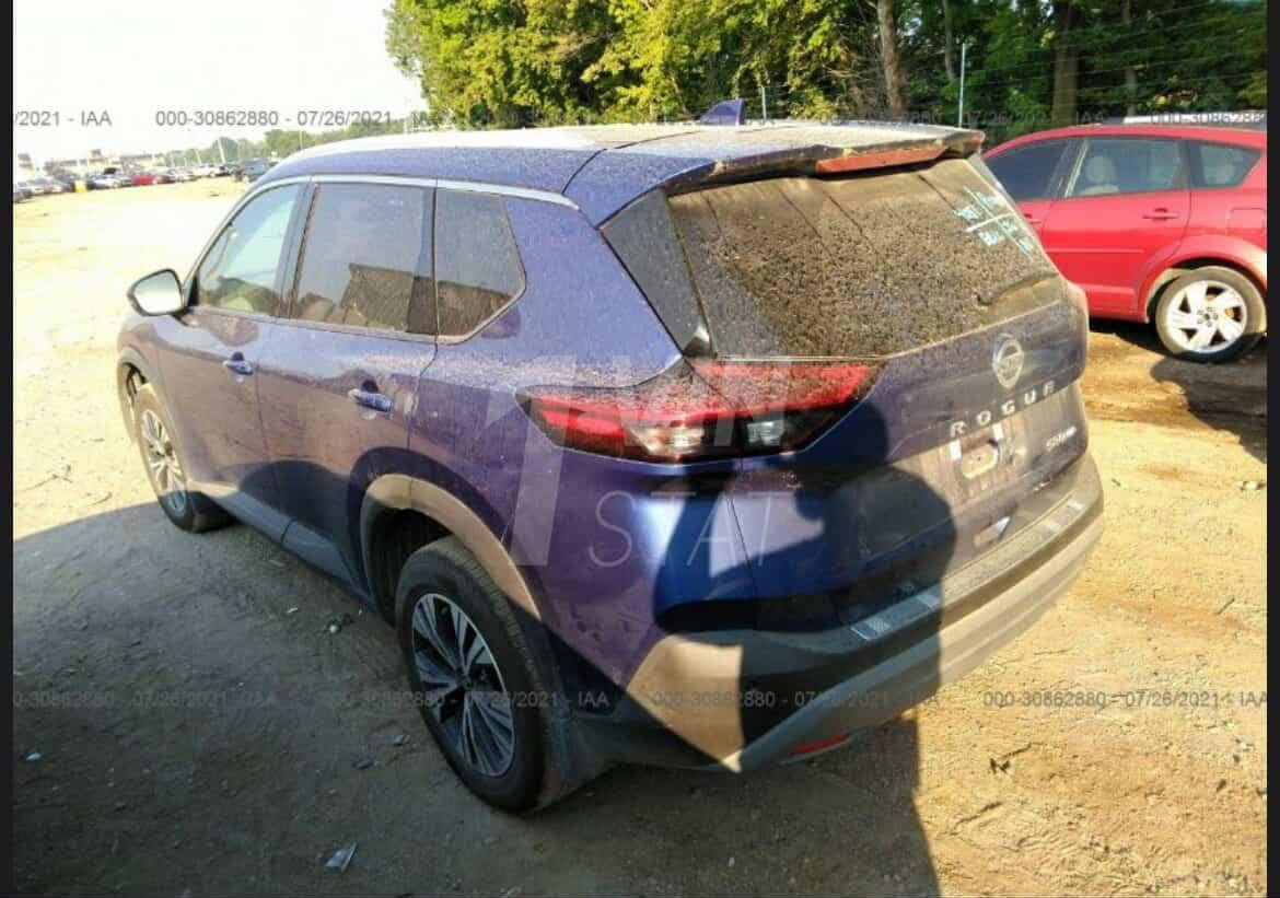 🚗 نيسان روج  awd SV للبيع 🚗
📅 الموديل:2021
⚙️ المواصفات: فئة  awd SV
🛞 المحرك: 4 سلندر 2.5 لتر
🚙 ناقل الحركة: اوتوماتيك 
⛽️ الوقود: بنزين
📍 المنشأ:  / أمريكي )
🎨 اللون الخارجي نيلي 
🪑 اللون الداخلي: بيجي
📏 الممشى: 120.000 كم فقط
🧾 الحالة: حادث سرقة بدون ضربه ( تبديل ) ، نظيفة جداً من الداخل والخارج
🔑 الإضافات:
 • بانوراما 
 • تشغيل بصمة
 • دخول ذكي اربع ابواب
 • كاميرا خلفية كاميرا محيطية 360
 • حساسات
 • تحكم طارئ
 • مثبت سرعه 
 • اوتو هولد بصمة
 • شاشة كبيرة
 • فتحة تكييف خلفية
:  (سعر 195$) وبيها مجال 
رقم نينوى جاهز هزة سنوية شرط التحويل السياره بسمي اني الشرعي
📞 للتواصل: *********** واتساب فقط
