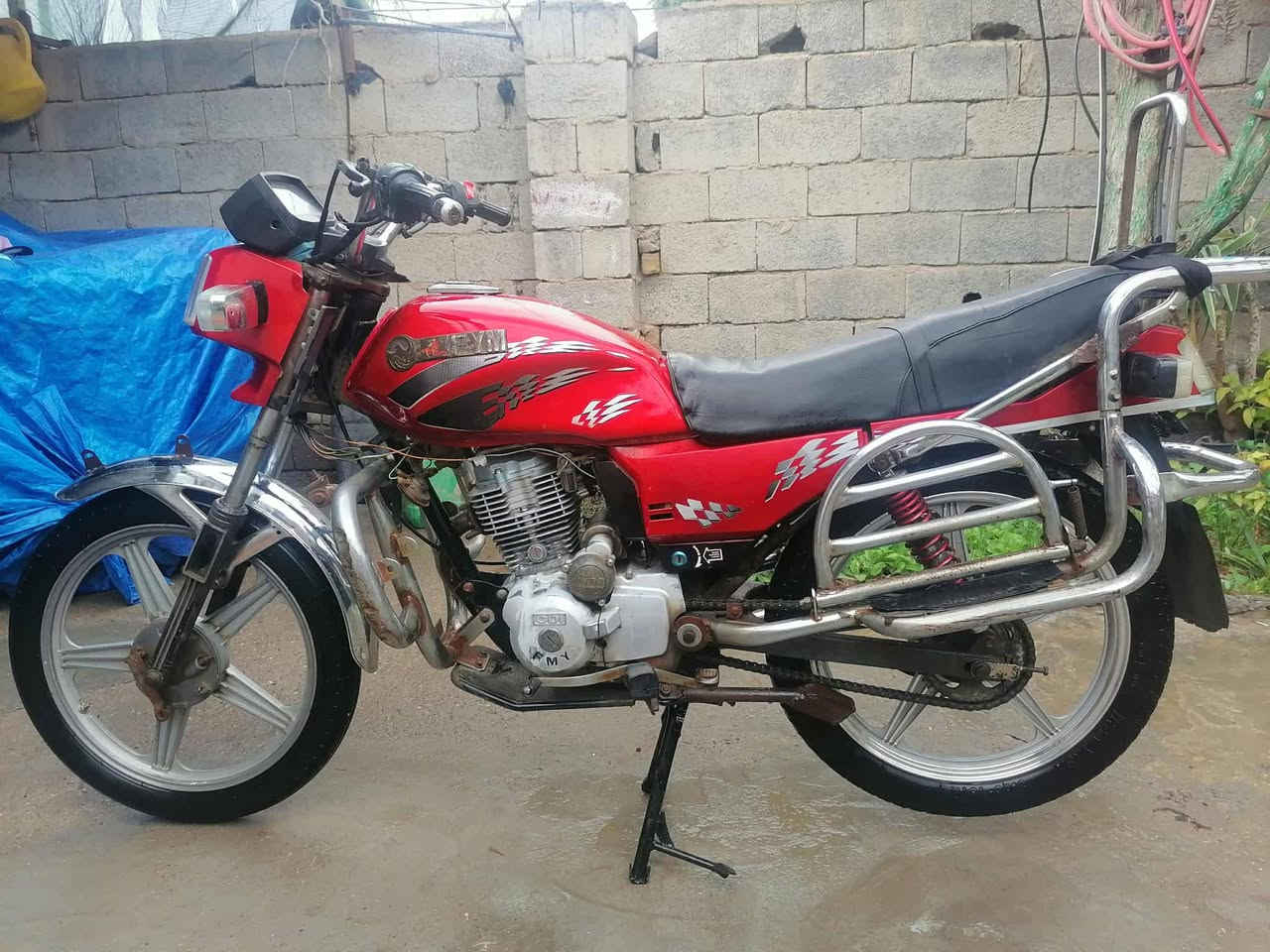 سلام عليكم دراجه فيوم للبيع موديل 2009 دراجه شغاله كهربائيات كلها شغاله تخم تاير جديد ويل خلفي جديد الشراي يجي خاص او  الاتصال ع الرقم *********** المكان  نعمانيه
