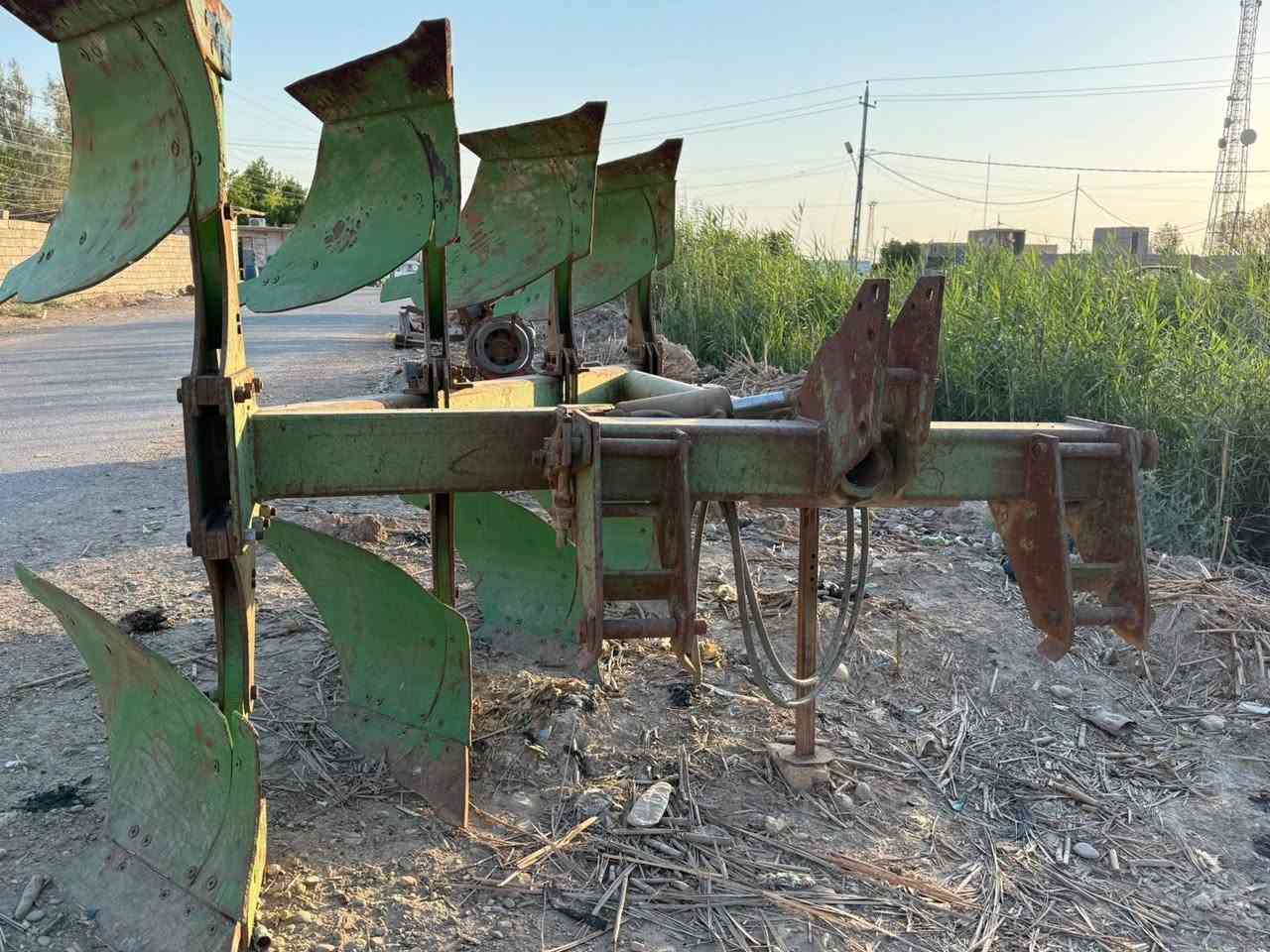 للبيع فدان قلاب جوندير جاهز ملاحظة المكينه ماتدخل بل المسار عند الكراب ***********
