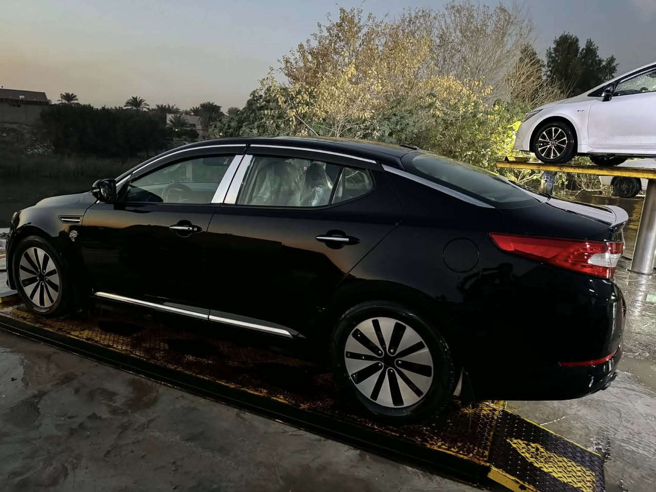 اعلى فئة sx
بصمة
بنوراما 
بصمة أبواب 
كشنات جلد كامره امامي خلفي بلادي 
تبريد قطعتين ثلج
اشاير بلمري 
مري شفط 
كشنات تدفئة تبريد 
لايتات زنون ثلجي
مكينة 2400
جي دي اي تيربو 
حساسات امامي خلفي 
تخم تاير جديد 
باتري جديد 
سياره مرتبة شغل وتطلع وين متريد  
بأسمي تحويل مباشر 
اي مكان تحول الرقم دولي
بيها خمس قطع صبغ ويا الوارد
ليبل واحد بدون تبديل 
ضربتها جاملغ الأيمن والبنيد من ضمن خمس قطع 
السعر 105 وبيها مجال بسيط 
رجاءآ لاحد يكسر بسعر اكو هواي سيارات بسوك
مكان بغداد البلديات un
للاتصال ***********
