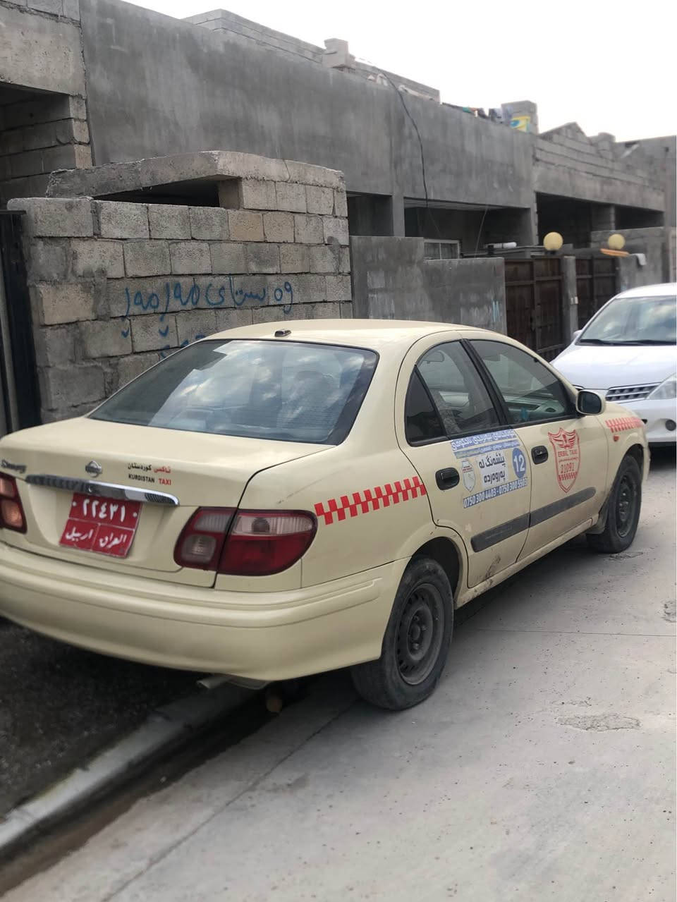 نیسان سه نی یابانی مودیل2003 سه یاره که گیر حادیه گیر مه کینه و ته برید به شه رته براوه وه رگه را ته عویل به ناوکردن بەشەرت  ره قه موو سه نه وی هه زه ی بەسەر چووە   جه مپه کی خه فیفی پئشیو پشتی هه یه  85 مەجالئکی کەم  *********** Singapore
