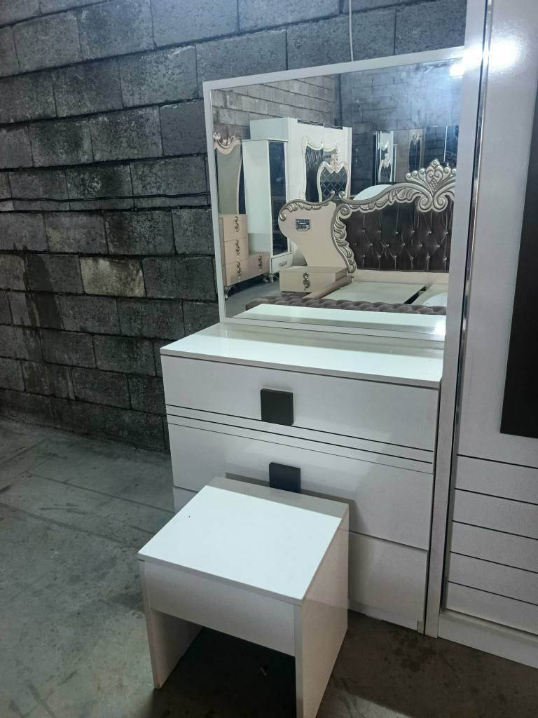 غرفه نوم تركي نظيفه لبيع سعر 350 شاري يخابر رقم *********** كركوك, العراق
