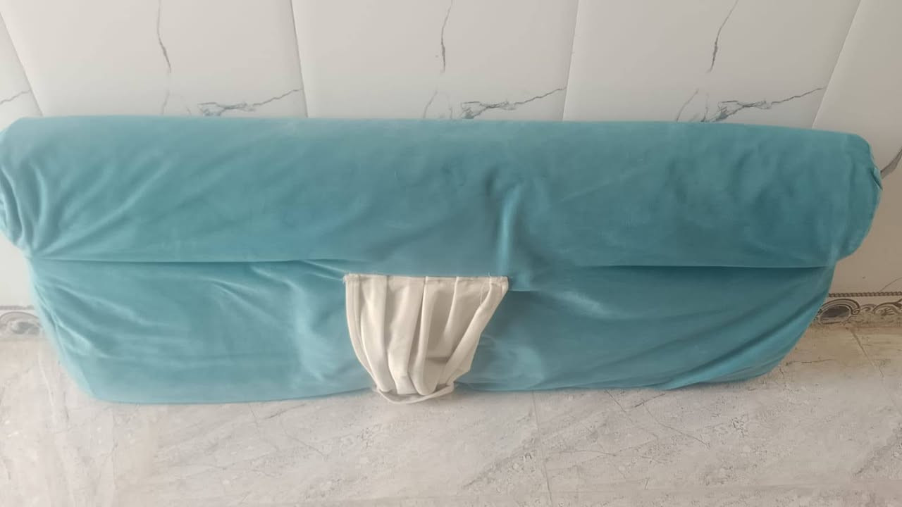 عندي ديوان كامل يكفي لغرفة 8 امتار لونه اخضر نظيف على گد الحال  الي يشتري بس يعلق او يتصل واتساب وشكراً وبسعر مناسب وهذا رقمي واتساب ***********
