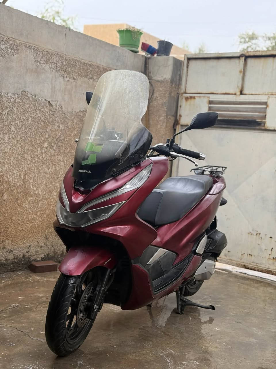 Pcx
السلام عليكم Pcx ياباني جيل ثالث مكينه بلاديه برغي ما مفتوح بيه كلهة على وضع الشركة (شرط جيب فيتر وتعال افحص اذا بيه برغي واحد مفتوح تاخذها بلاش بيه شعله شك الكاع …….. برغي واحد مابيه نقص)
 بصمه
حساس ستاند
تدفئة يدات
ماشيه 30الف 
مكاني بعقوبة
***********
