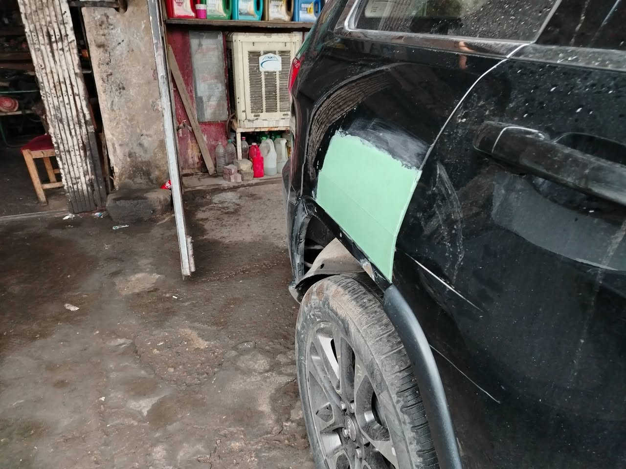 بفضل الله، نقدم لكم خدمات سمكرة من الدرجة الأولى، دقة في العمل وإتقان في التفاصيل لجميع أنواع السيارات (القديم والحديث).

✅ ليش تختارنا؟
شغل نظيف ومكفول يعيد السيارة لحالتها الأصلية.

خبرة في التعامل مع كافة الصدمات والأضرار.

أسعار مناسبة جداً وترضي الجميع إن شاء الله.

🇺🇸 عروض خاصة لمستوردي السيارات (الوارد الأمريكي):

مستعدون لاستلام وتعمير وجبات السيارات الواردة وتجهيزها بأعلى المستويات.

📍 موقعنا:
بغداد – صليخ.
📌 للوصول إلينا بسهولة،  
https://maps.app.goo.gl/7zpqK5E3y46b1daS9 " 

📞 للحجز والاستفسار (واتساب / اتصال):
الأسطى هادي السمكري: ***********
.                                . ‏‪***********‬‏
