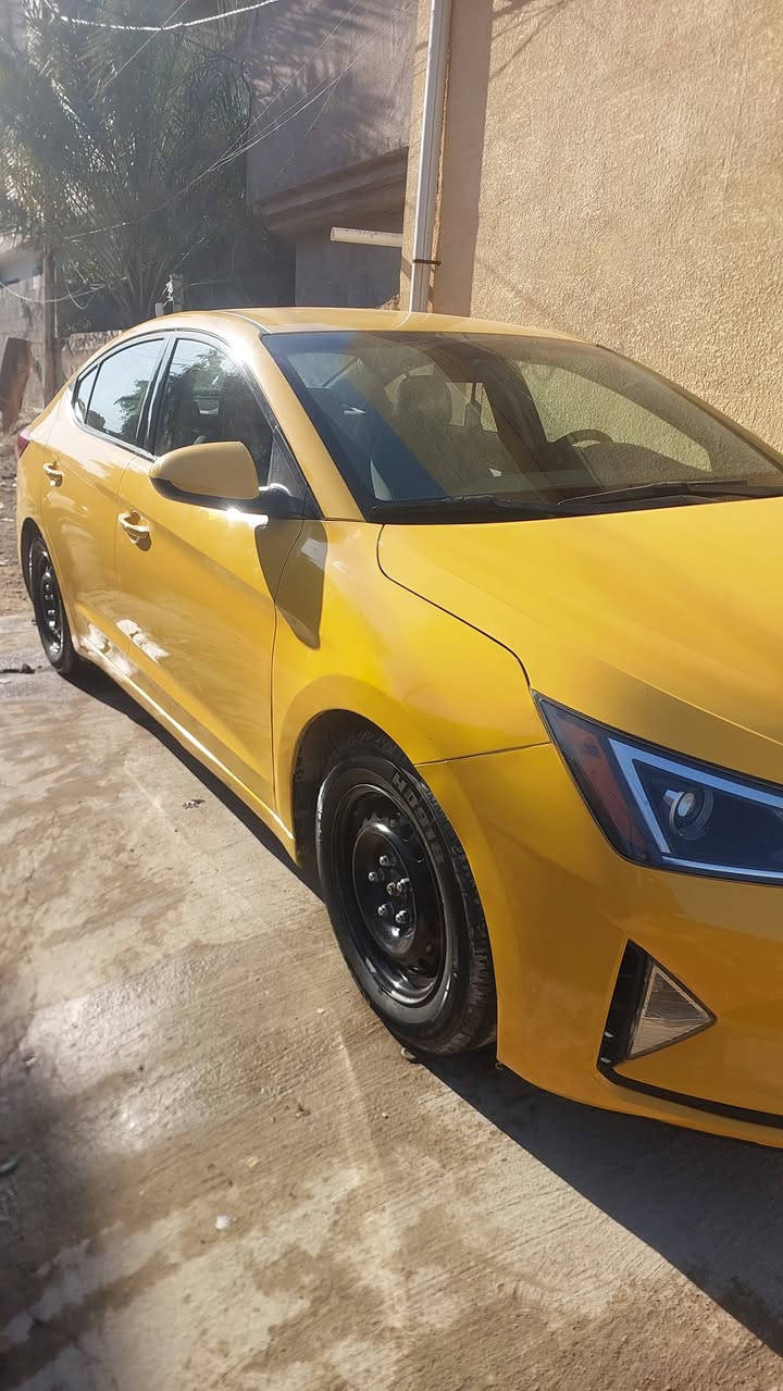 النترا ٢٠١٩ سنوية جديدة بسمي تفاصيل السيارة كلة ناشرة مقطع فديو وصورت الحادث مرفق مع الصور مكان السيارة الكاظمية جكوك *********** السعر ١٤٠ وبية مجال
