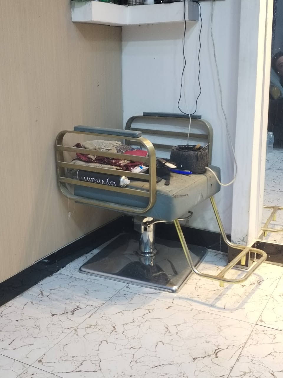 السلام عليكم كراسي عدد ٢
واحد مابي شي والثاني فقط الضهر مالته مكسور يعني يتصلح ثنينهن ب١٠٠ مكاني بغداد الغزاليه


**إذا كنت صاحب هذا الإعلان وتريد حذفه لأي سبب، رجاءا أرسل رسالة إلى الدعم الفني**