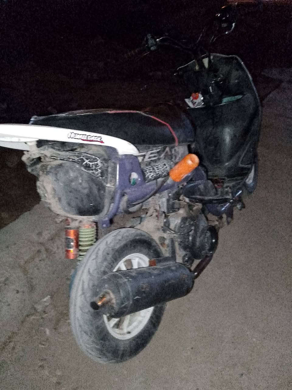 سلام عليكم ماكس عدله مال لعب للبيع دراجه كامله ما ناقصه ايشي فقط شخاطه ما بيها اني فاتح الوايرات واجطل تشتغل مكينتها 49 بلادية مفتوحه كلجات كلج امامي شوية تعبان وخلفي جديد وقايش جديد وسكليتر جديد وبنز بريك جديد بيه صالنصه صجمية وبيها ويالة مشيف وبيها دبل خلفي رياضي وبيه يدات كوسو وبيها يده بريك كوسو مشمشي وبيها سلف 55 اصلي الاسود سعره400 آلاف أو مراوس حسب القناعة مكاني بغداد الدورة رقمي *********** لحد يكسر بيها لئن يستقبل كلام مني محلو ما عجبك السعر اكلب المنشور لا تصير لوتي وتكسر
