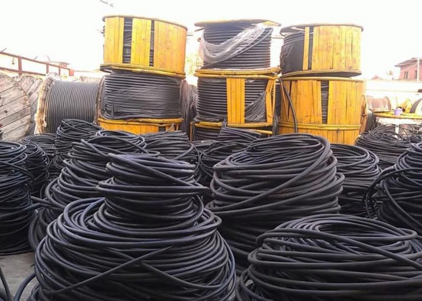 السلام عليكم 

🔻ظفيرة تركي كافة القياسات 

🔴 ١*١٦ فافون هيز تركي 

🔴 ١*٢٥ فافون هيز تركي

🔴 ١*٣٥ فافون هيز تركي

🔴 ٢*١٦ ملم

🔴 ٢*٢٥ ملم

🔴 ٤*١٦ ملم

🔴 ٤*٢٥ ملم

🔴 ٤*٣٥ ملم

🔴 ٤*٥٠ ملم 

🔴 ٤*٧٠ ملم

🔴 ٤*١٢٠ ملم

🔻كيبلات نحاس 

🔴 ٤*١٠ كيبل نحاس اردني

🔴 ٤*١٦ كيبل نحاس اردني

🔴 ٤*١٠ كيبل نحاس سعودي

🔴 ٤*١٦ كيبل نحاس سعودي

🔴 ٤*٢٥ كيبل نحاس سعودي

🔴 ٤*٢٥ كيبل نحاس اردني 

🔻كافة القياسات تركي فافون🔻 

🔻 كافة القياسات كيبل نحاس 🔻

📍عنوانه / الشورجة عكد النصارى خلف دائرة الكهرباء 

🚚 يوجد توصيل إلى بغداد وكافة المحافظات 

للاستفسار على الأسعار مراسله واتساب او اتصال على الرقم *********** 📞
