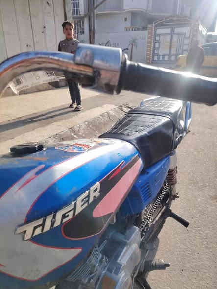 الموصل جنب الايمن حي التنك مطار للبيع السعر 250 وبي مجال شيء قليل الخط بي واتساب والخاص مفتوح***********
