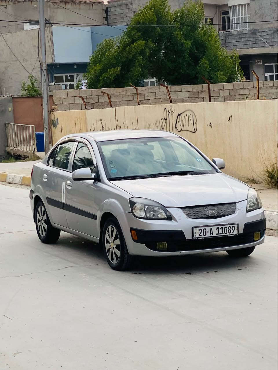 للبيع كيا ريو 2008 رقم ديالى الانكليزي شرط التحويل 
كير محرك خير من الله 
تبريد تدفئه
تخم تاير 
ويل كب
مسجل شاشه 
سنويه 2029
محرك 1600 
مازدات جديدة
كامله السياره بدون نقص 
ظررها فقط الجاملغ الخلفي فقط
صبغ فقط الجاملغ الخلفي والدوسات 
السونار مرفق مع الصور 
للاستفسار الاتصال على الرقم ***********
السعر 78 وبيها مجال بعقوبة, ديالى
