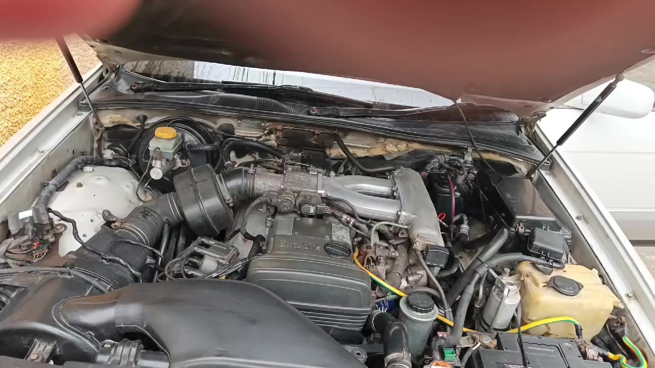 السلام عليكم 
للبيع سيارة كراون بطة رقم بصرة انكليزي بسمي السعر ٦٨ ورقة مكان السيارة بغداد مدينة الصدر مكفولة من كل  الاصوليات سيارة جاهزه مصروف عليه مكينه وكير خير من الله التبريد جديد منظومه كاملة خير خير من الله راديتر  والواتربم والديلكو والباور كله تبديل جديد صدر جديد تصفير اربع فلنجات مع الدسكات شاشة اندرويد مع الكامرة تخم تاير الكهربائيات كله شغالة ماعدى جامة الباب الخلفي الايسر متشتغل 
 واليجي كل خطوة الف هلا  الاتصال على *********** وعذراً على الاطالة .
