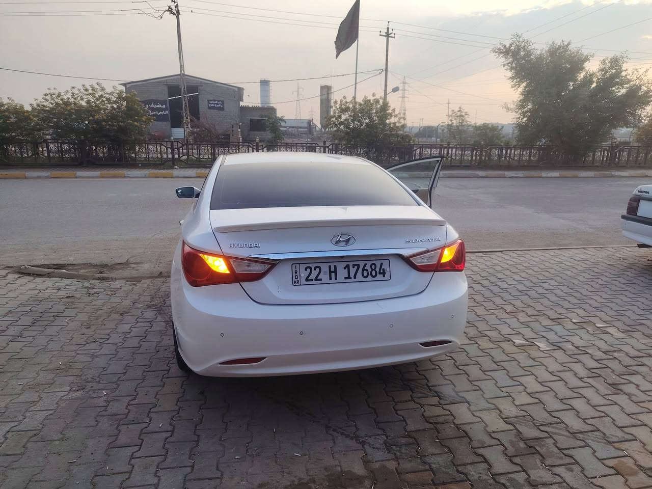 للبيع سوناتا موديل 2011 ابيض خليجي مكفوله
محرك 2400 مكفول من كلشي ممفتوح ✈️✈️
رقم اربيل الجديد ✅ وهزه جديده تريد تحويل او وكاله 
المواصفات ….  ⬇️⬇️
اشاير مري + مري شفط 
داخل لونين بيجي واسود 
تبريد قطعتين ❄️
شاشه اندرويد + كامرا دواره 
والسياره جاهزه لل اخير بدون اي نقص 
تخم تاير جديد+ حداديه جديده 
منضومه زنن عالي ناصي 🚨
حساس خلفي بلادي 
والسياره جاهزه لل اخير بدون اي نقص بيها شويه تكحيل+ بارد بسيط جداً وسونار موجود 
مكان السياره واسط  
السعر125وبيه مجال بسيط 
للستفسار اكثر الاتصال 
***********
