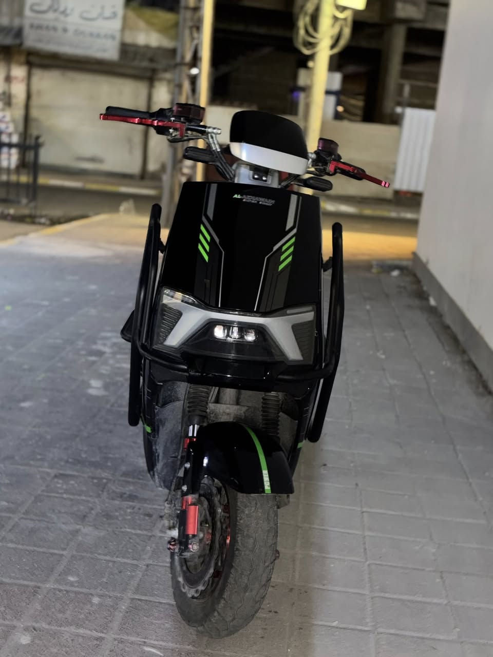 السلام عليكم دراجه شحن للبيع نضافة100% 6بطاريه كلش نضيفه بطارياته السعر650الف الي مو شراي ليكسر بالسعر الرقم ***********
