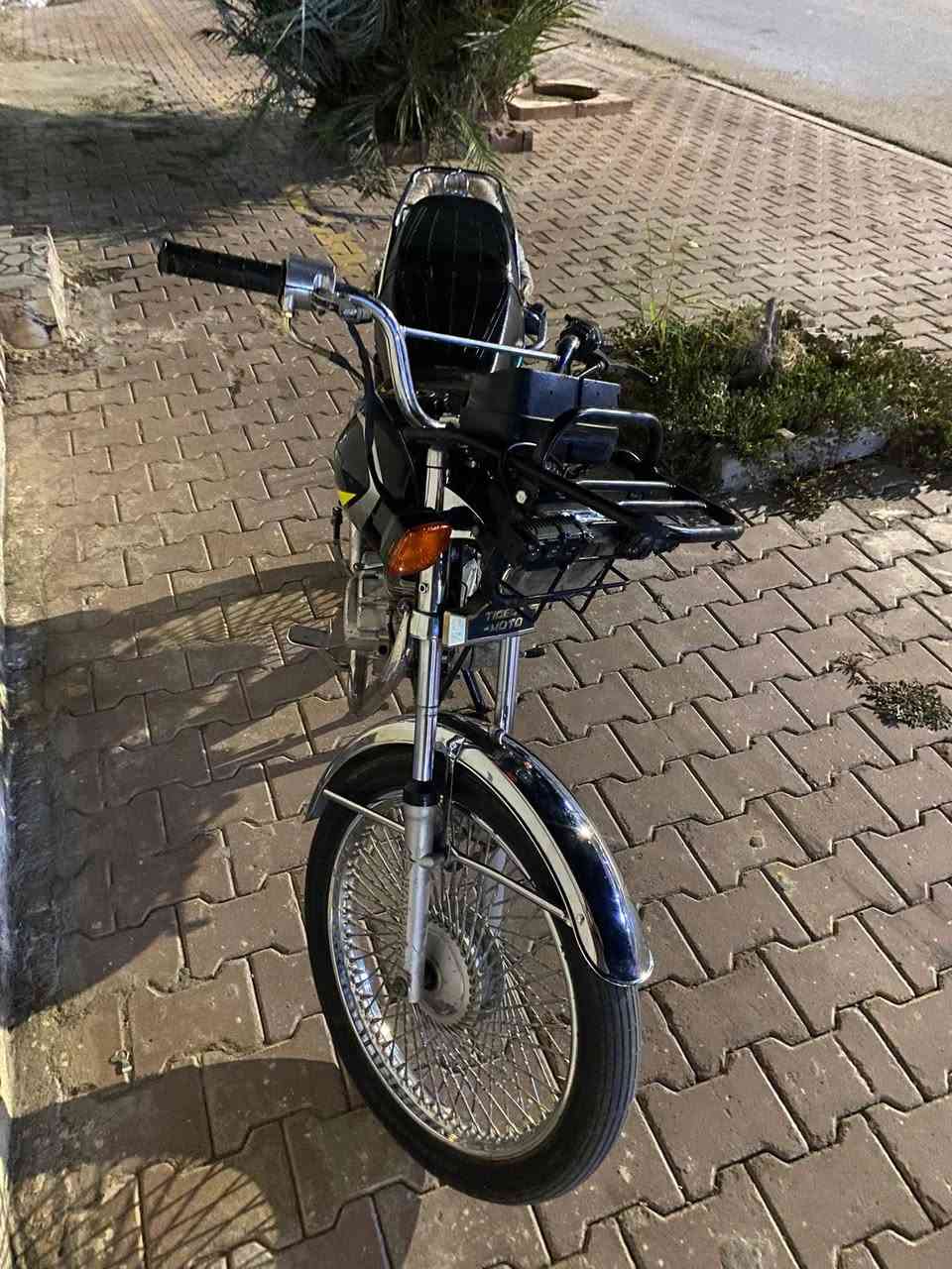 السلام عليكم للبيع دراجه تايكر سونك باب اول 2020 محرك شرط شاشه شغاله بلاديه لايت بلادي شغال  كهربائيات كلها شغاله دراجه جديده لك مستخدمه قليل نعومه فول مضيوف الها نشرات مرتبه متصرف ربع عليها بك ليزر سونك دراجه كلها شغاله مكاني تكريت الاتصال *********** العسر 350 بيها مجال دراجه كلها شرط. شاشه أعيد واكرر شغاله كامل
