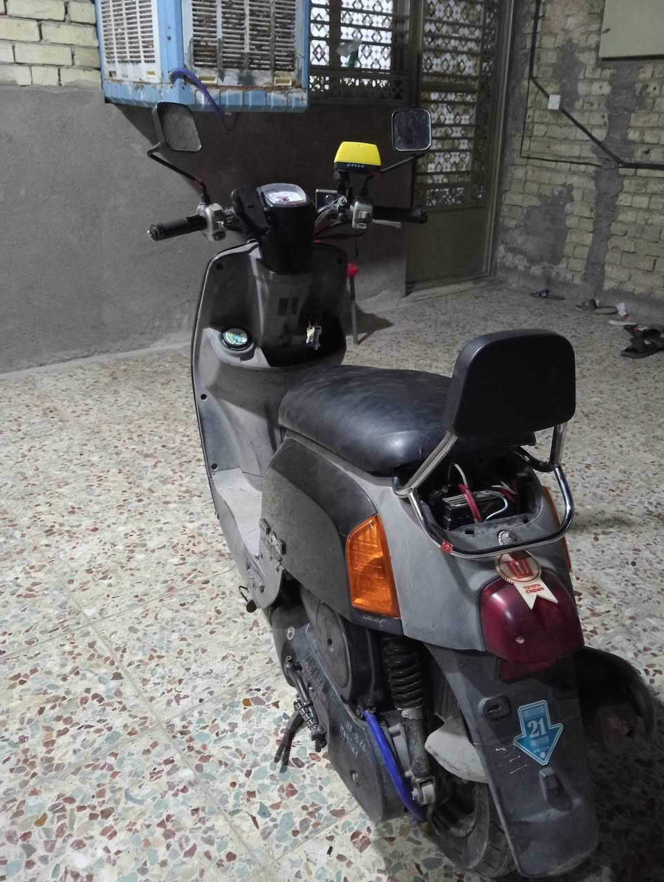 سلام عليكم
دراجه مفتوحه مره وحده باتري كاعد 
دراجه نضيفه ما بيه نقص سعر ٣٠٠
 رقم ***********
