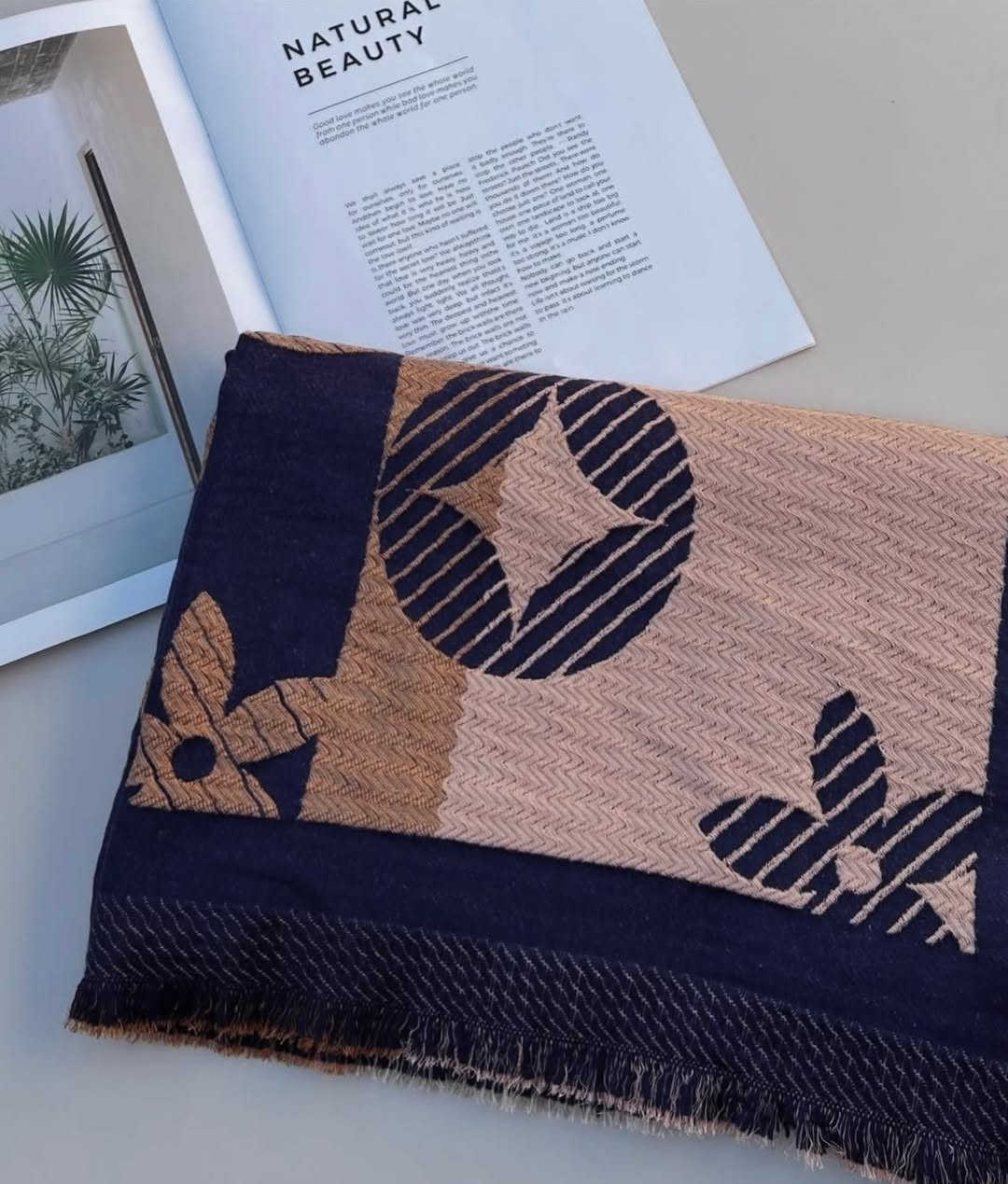 لمسة من السحر الشتوي. ✨
لأصحاب محلات الملابس والإكسسوارات، وفرنا لكم سكارف الشتوي بنقشات حصرية وألوان تخطف الأنظار. 
🔹 خامة تقيلة ودافئة. 
🔹 ألوان ثابتة ونقشات بارزة.

للطلب والاستفسار تليجرام 
@iq_fi
او على الرقم التالي واتساب او اتصال
 فيحان الراوي 
***********📞
***********

العنوان :- 👇🏽👇🏽
بغداد 
الشورجه 
تحت التكيه 
سوق الامين التجاري للشالات 
محل فائز الراوي#شتاء #اناقة #سكارف #موضة #أزياء_شتوية
