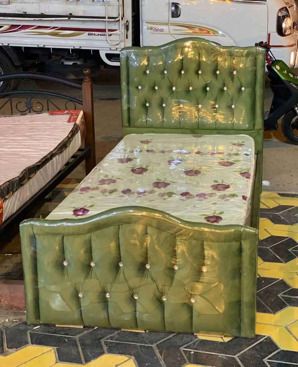 سرير دوشمه عراقي 
نفر 
قياس 90 في 190

نفرونص 
قياس 120 في 200

نفرين 
قياس 180 في 200

متوفر بجميع الالوان بغداد, العراق


**إذا كنت صاحب هذا الإعلان وتريد حذفه لأي سبب، رجاءا أرسل رسالة إلى الدعم الفني**