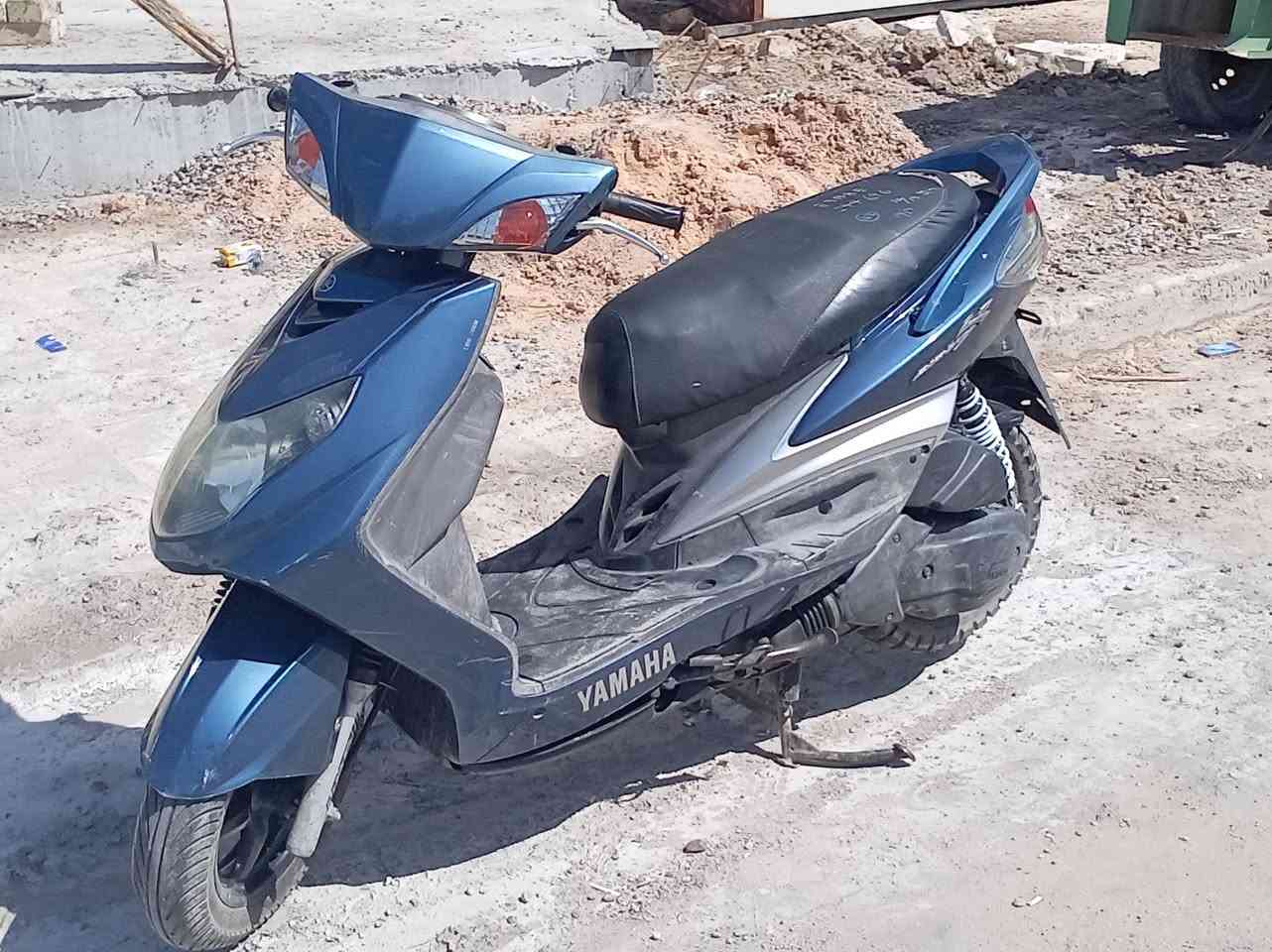 سلام عليكم سكنس للبيع  فحل نوزل خطين نازله من الرمبه صارلها 65يوم تقريبا دراجه من لبيت لشغل الله شاهد عل وضع الرمبه أوراق موجوده نزلته من شارع الضلال مكينه تشغلها ماتسمع صوتها الذيل نكس عندي طابك بزدحام وابو تكتك دعمني هيج دعمه خفيفه طاحت بلذيل اسف ع طاله مكاني بغداد حي البتول للتواصل واتساب متاح *********** السعر 950 وبيها مجال قليل الشراي
