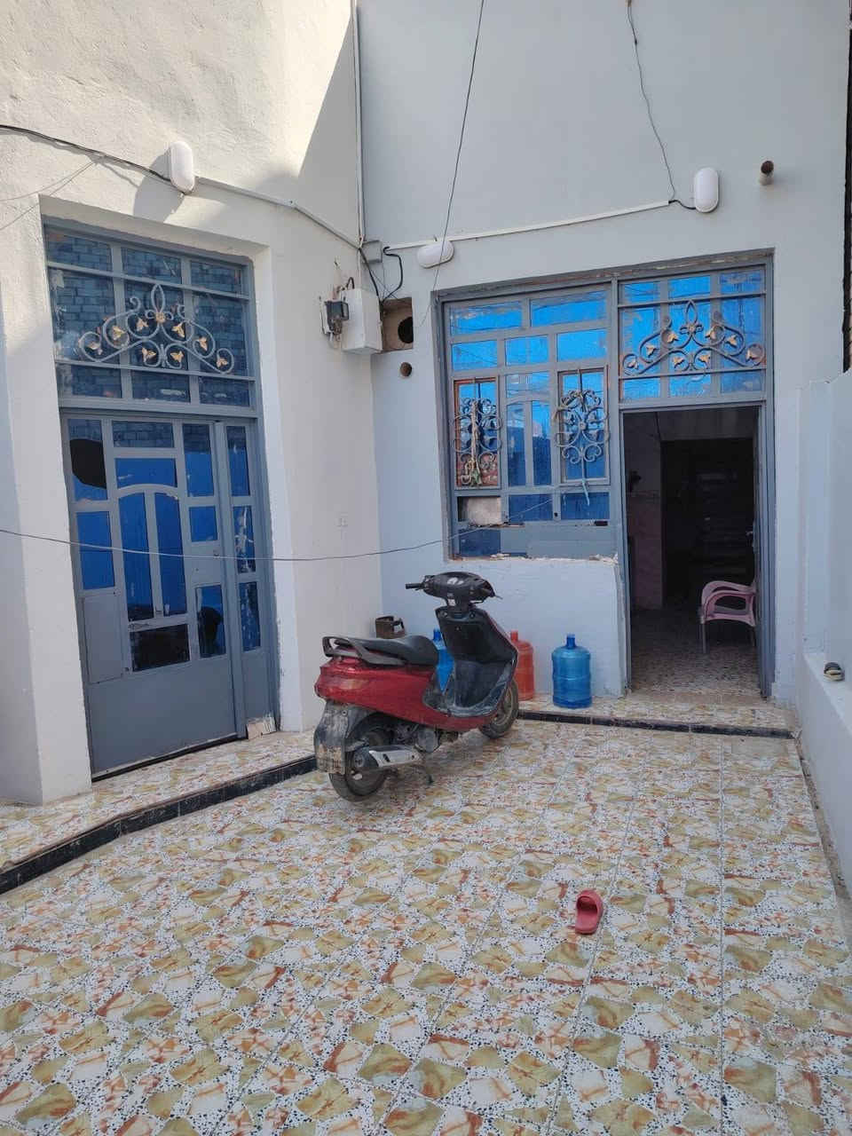 السلام عليكم بيت 140متر بل زيتوت بشارع عشرين عل شارع بصف البيت ابو ابنسر الواجهه 7ةنزال 20السعر125الاستفسار ***********
