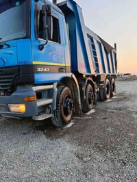 ورحمه الله وبركاته للبيع قاطره ومقطور ٢٠٠٣ تخم تاير راس تحويل ثاني يوم...