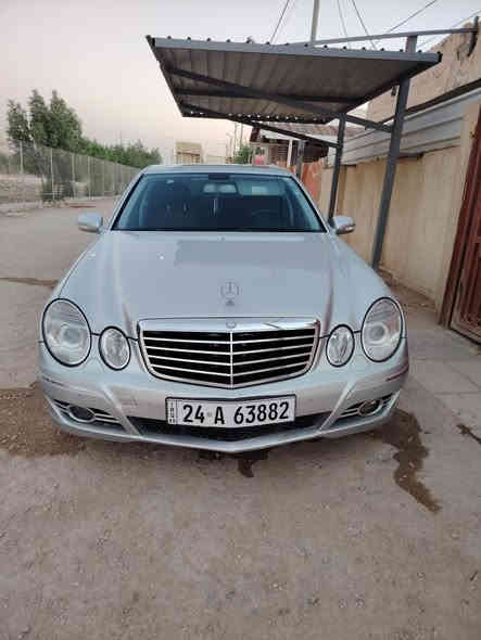 السلام عليكم 
‏Mercedes - Benz E 200
(موديل 2008) لون سلفر
اڤنكارد 
وارد يابان 
مكينة 4 سلندر سنكل تيربو 
تو ويل 
المواصفات : 
داخل جلد ومخمل اسود 
رادار امامي خلفي 
لايت زنون 
سلايد روف
سستم صوت كلش حلو وواضح بيها 
كراسي امامي تحكم كهرباء 
تدفئة كشنات 
قطعتين تبريد 
تبريد الامامي منفصل 
فول تحكم ستيرن 
شاشة اعطال 
وبعد بيها هواية مواصفات معروفه
ماشية ٢٥٨ الف كيلو 
سياره بلادية ومابيها اي نقص 
تخم تاير وباتري جديد   عبوتين فيت بمب
رقم شمالي بأسمي
السعر ١٢٥
***********
