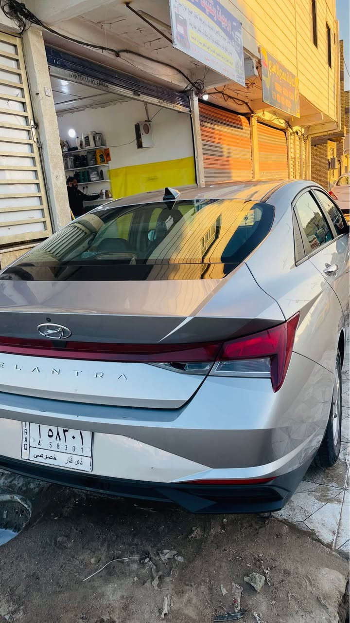 النترا 2021 وارد امريكي 
ماشيه 61  
ضربتها دعاميه والبنيد معدل موجوده صور الضربه
السياره معوقين ذي قار وكاله ثاني يوم وبأسمي وكاله عامه 
جاهزه ومابيها اي نقص 
سعرها 142 بيها مجال قليل
عنوان ناصريه مركز 
*********** ناصرية, ذي قار
