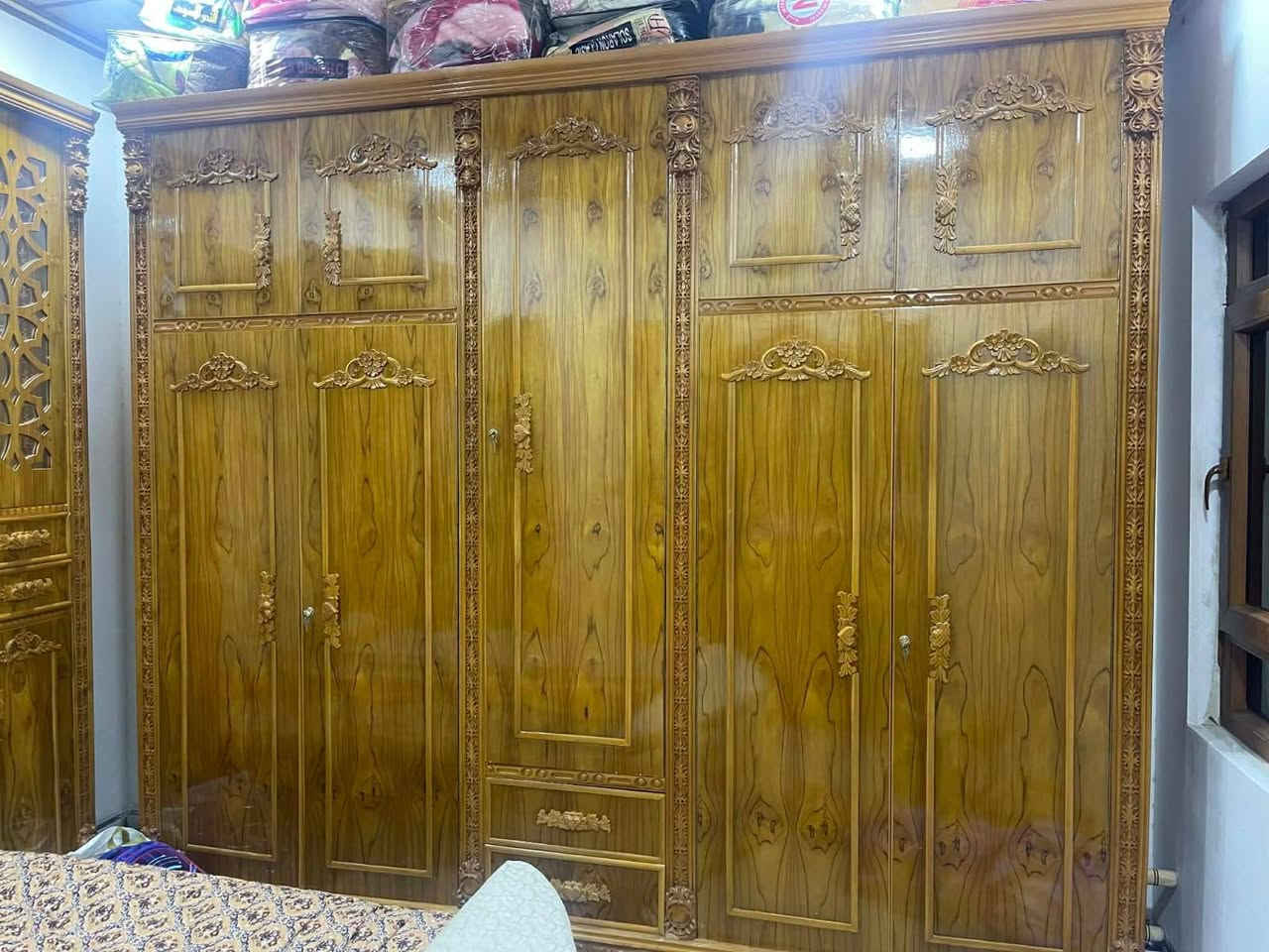 غرفه للبيع نضيفه فصال حديث مستخدمه شي قليل مكلف بل نشر تواصل واتس ***********
