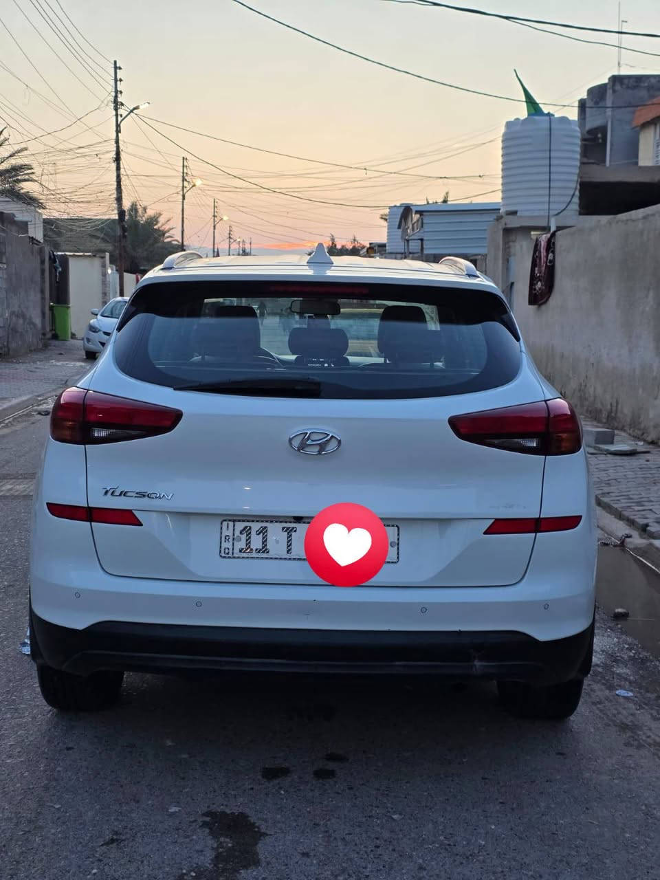 السلام عليكم 

توسان 2020 خليجي كوري شركة كاصد 
السيارة كفاله عامه بدون صبغ او تعديل جديدة حيل وأحلى من الصور 

المواصفات 
ماشية ٨١
شاشة 
كامرا 
بصمه 
شاحن وايرليس 
تحكمات ستيرن 
مثبت سرعة 
لايت عدسات 
تبريد قطعتين 

وباقي مواصفات التوسان المعروفه رقم انجليزي جديد بأسمي 

مكان السياره / بغداد 
السعر / 220$ ومجال 

للاتصال 
***********
