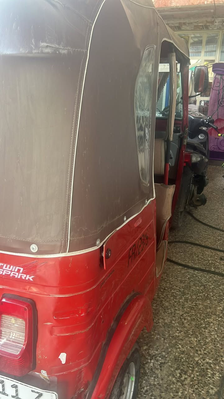 سلام عليكم مره رخصت لادمن تكتك للبيع موديل 17 تكتك نضيفه رقم وسنويه باسمي ثاني يوم احولك سعرها 5وبيها مجال مكاني بغداد الزعفرانيه رقمي ***********
