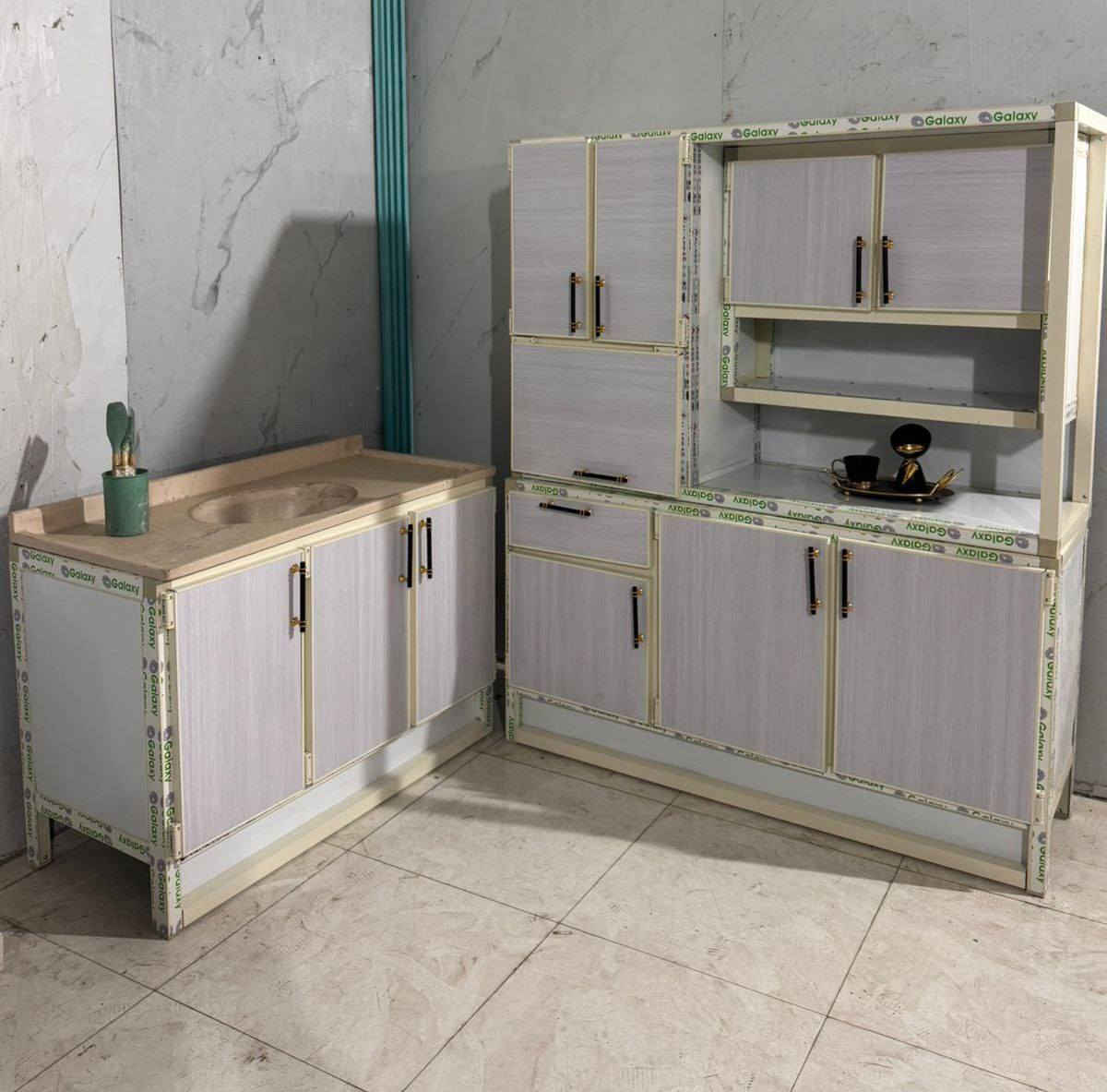 كاونتر ارضي وملحق متر ونص 
سنك  متر وعشرين 
السنك مرمر صناعي


**إذا كنت صاحب هذا الإعلان وتريد حذفه لأي سبب، رجاءا أرسل رسالة إلى الدعم الفني**