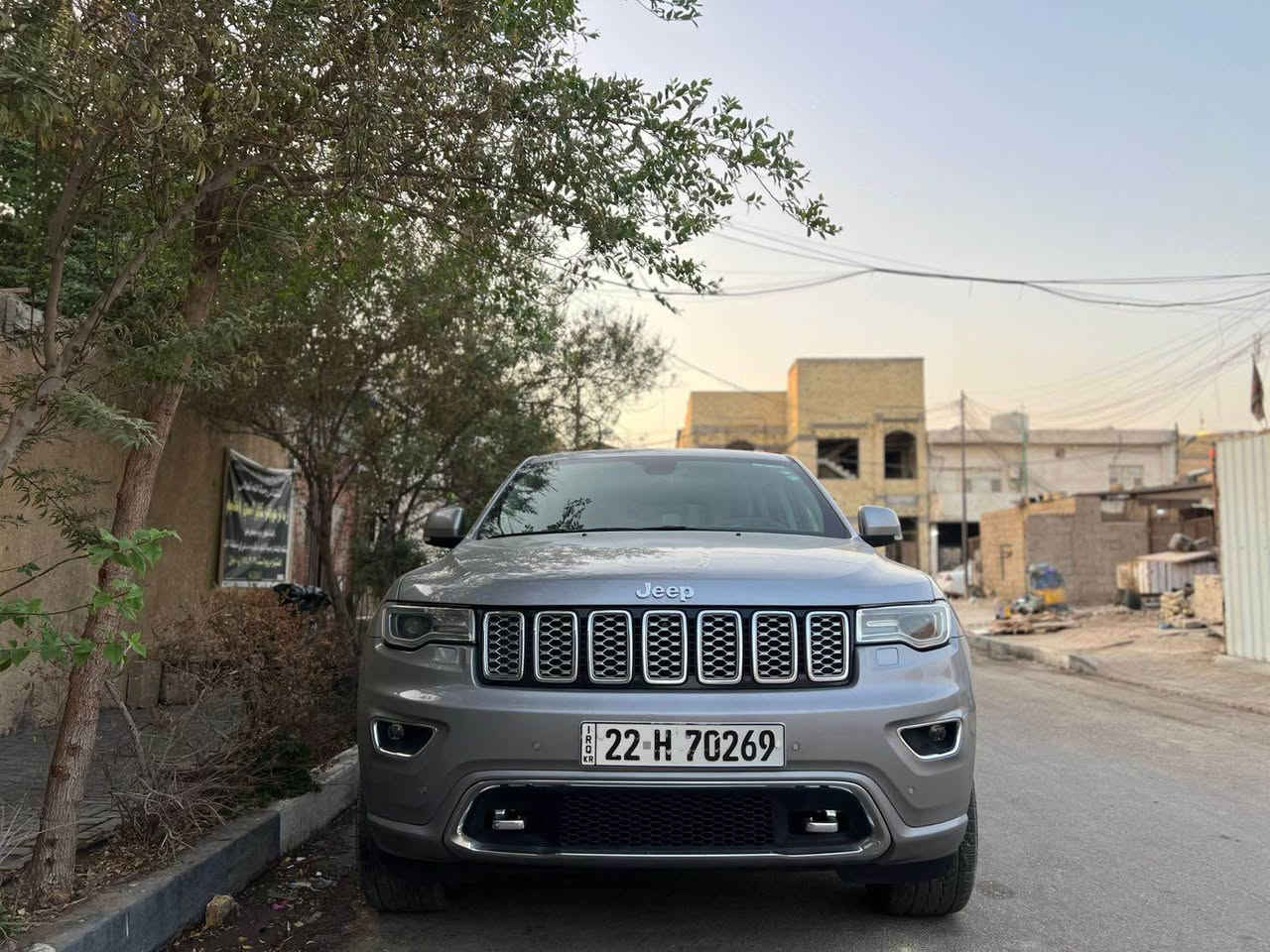 جيب گراند شيروكي اوڤرلاند 
خليجي وكالة هارلم 
موديل:2020
المواصفات 

بانوراما 
فور ويل 
٣ اوضاع قيادة (سبورت،ايكو،نورمال)
ماوس فور ويل 
جكات 
باب صندوق كهربائي 
كشنات امامية تدفئة و تبريد 
كشنات خلفية تدفئة 
محرك 6 سلندر 3600 

محرك وگير كفاله 
السيارة ماشيه 96،000 km
للتصال:*********** البصرة, العراق
