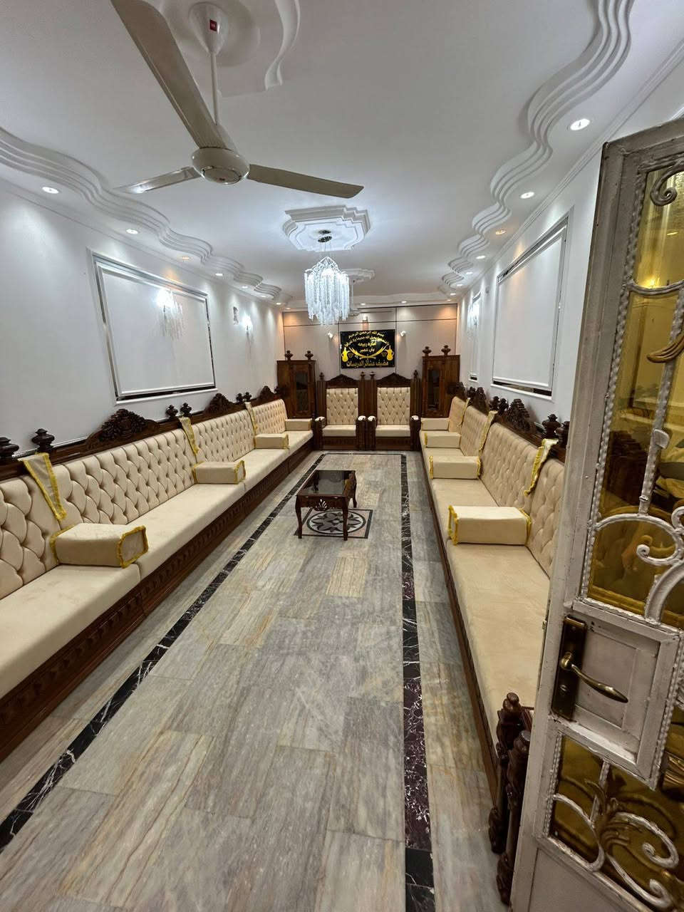 معمل نجارة الايهم 
⚜️ديوان حديث بأسلوب معاصر ومميز⚜️
تم تسليم طلب احد الزبائن في الحبيبية الى الاخ حسن 
 شايف كل الخير 
***********

حسب طلب الزبون والمساحه المطلوبه🔨✂️
كادر محترف في التصميم والتنفيذ 👌
يوجد كادر متخصص لأخذ القياسات 📝

مصنوع من ارقى الاخشاب الطبيعيه👍
من خشب الچام الروسي المجفف🌞
والسنديان الامريكي 👌
والزان المصري ⚒️
خامات واقمشه مستورده جيدا جداً🛋

قماش خاصيه waterproofing

امكانيه تغيير لون الخشب والاقمشه حسب رغبه الزبون

العنوان - بغداد بسماية الشارع العام مقابيل مستشفى الجامعة اللبناني

للاستفسار يرجى مراسلتنا على بريد الصفحه📩
خدمة اخذ القياس مجانآ
خدمة النقل والشد مجانآ 🚚
او الاتصال📞
***********
***********📲
