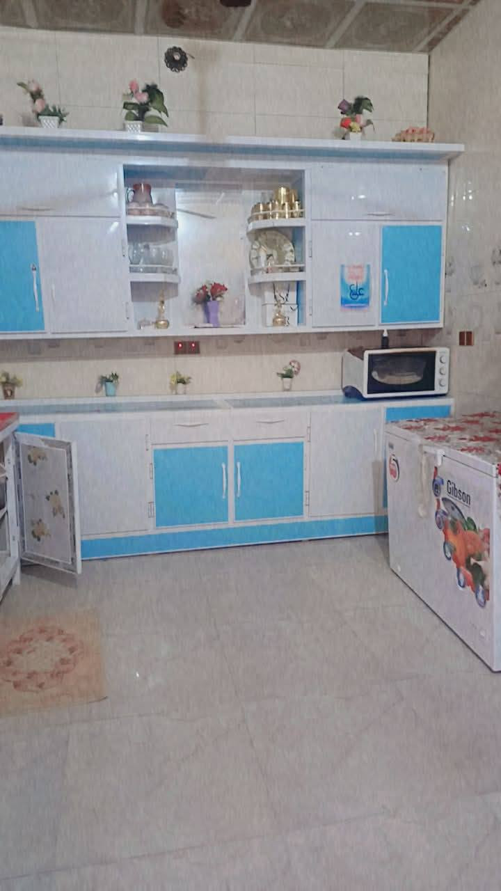 سلام عليكم بيت للبيع نص قطعه 100متر بحي المعراج
***********
