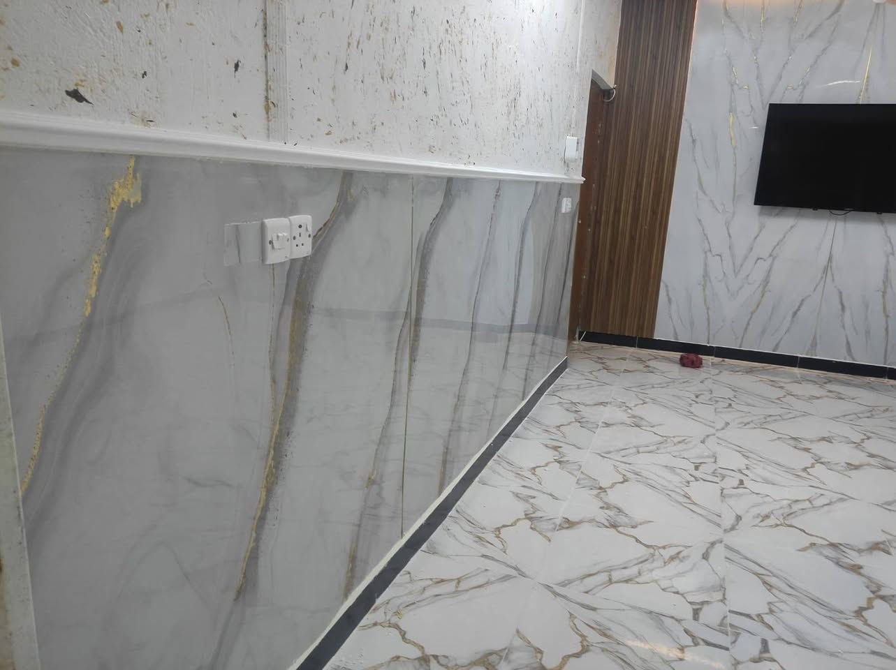 الي كافي الديكورات
وتطبيق سيراميك
***********
حسين السيد
